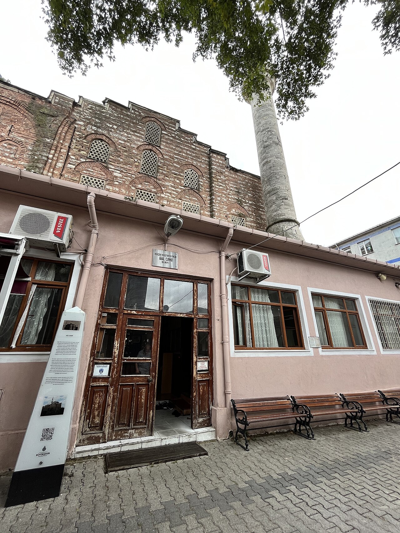 A photograph of Gül Mosque