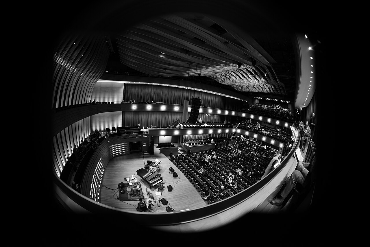 Une photographie de Koerner Hall