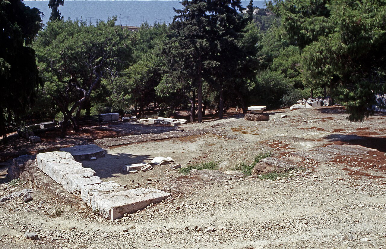 Une photographie de monument de Nicias