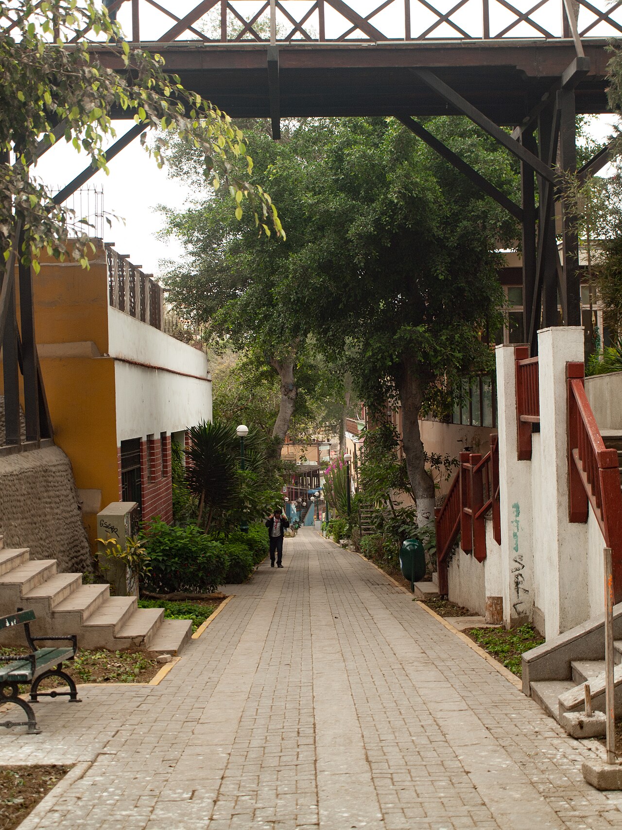 A photograph of Puente de los Suspiros