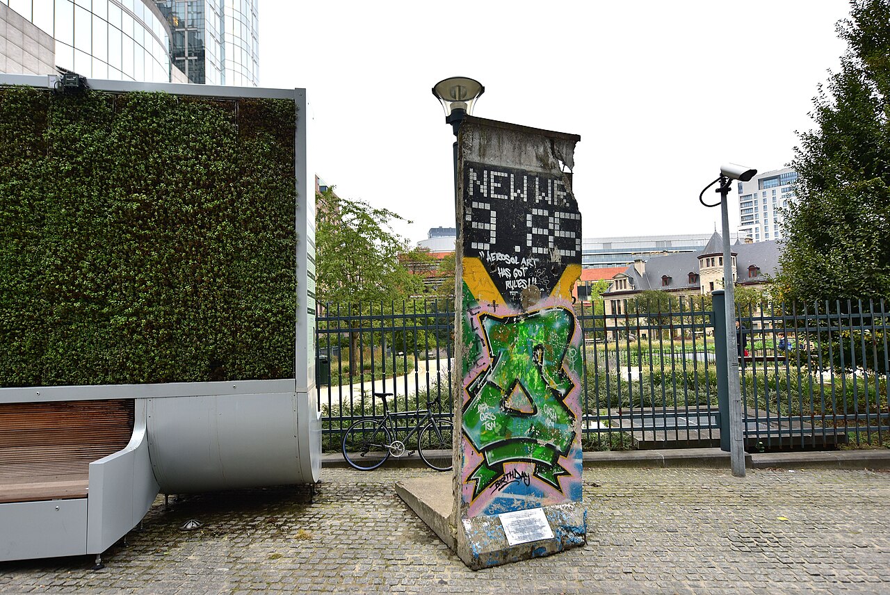 Piece of Berlin Wall fotoğrafı