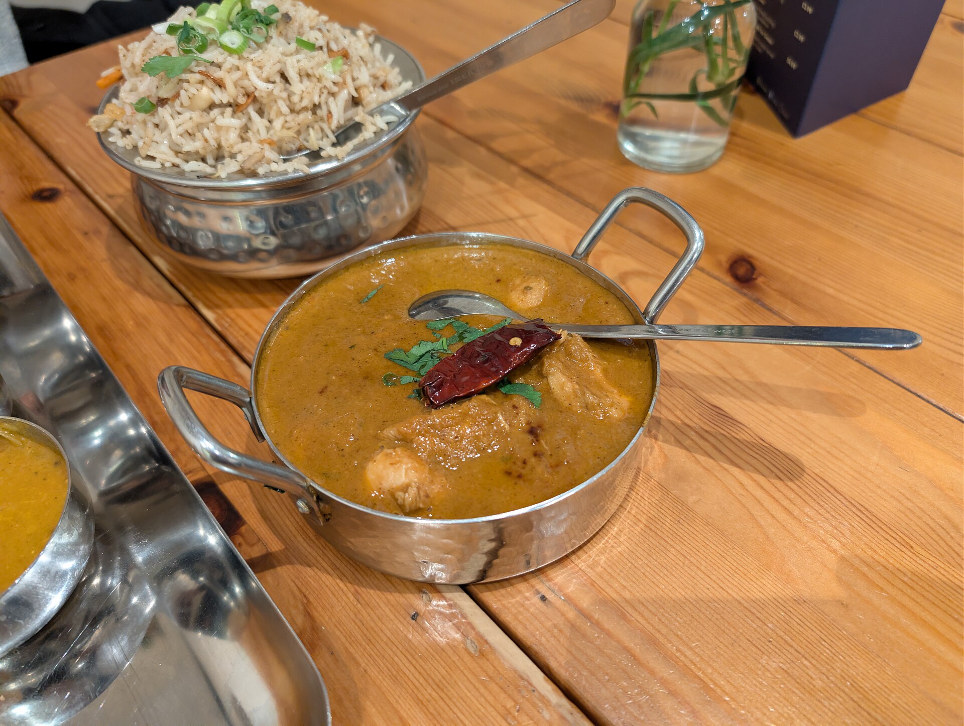 Karaikudi Kozhi Curry — foto ilustrativa