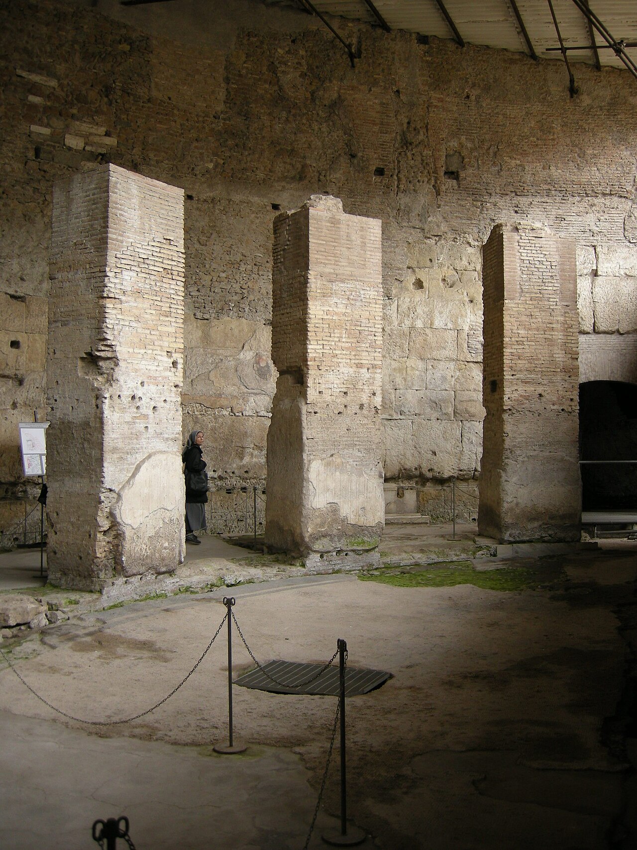 Exedra fotoğrafı