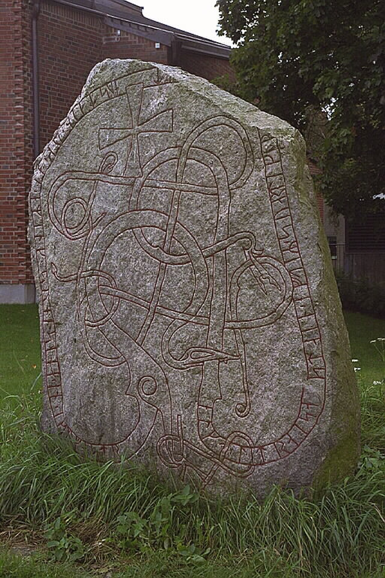 Uppland Rünik Yazıtı Fv1953;263 fotoğrafı