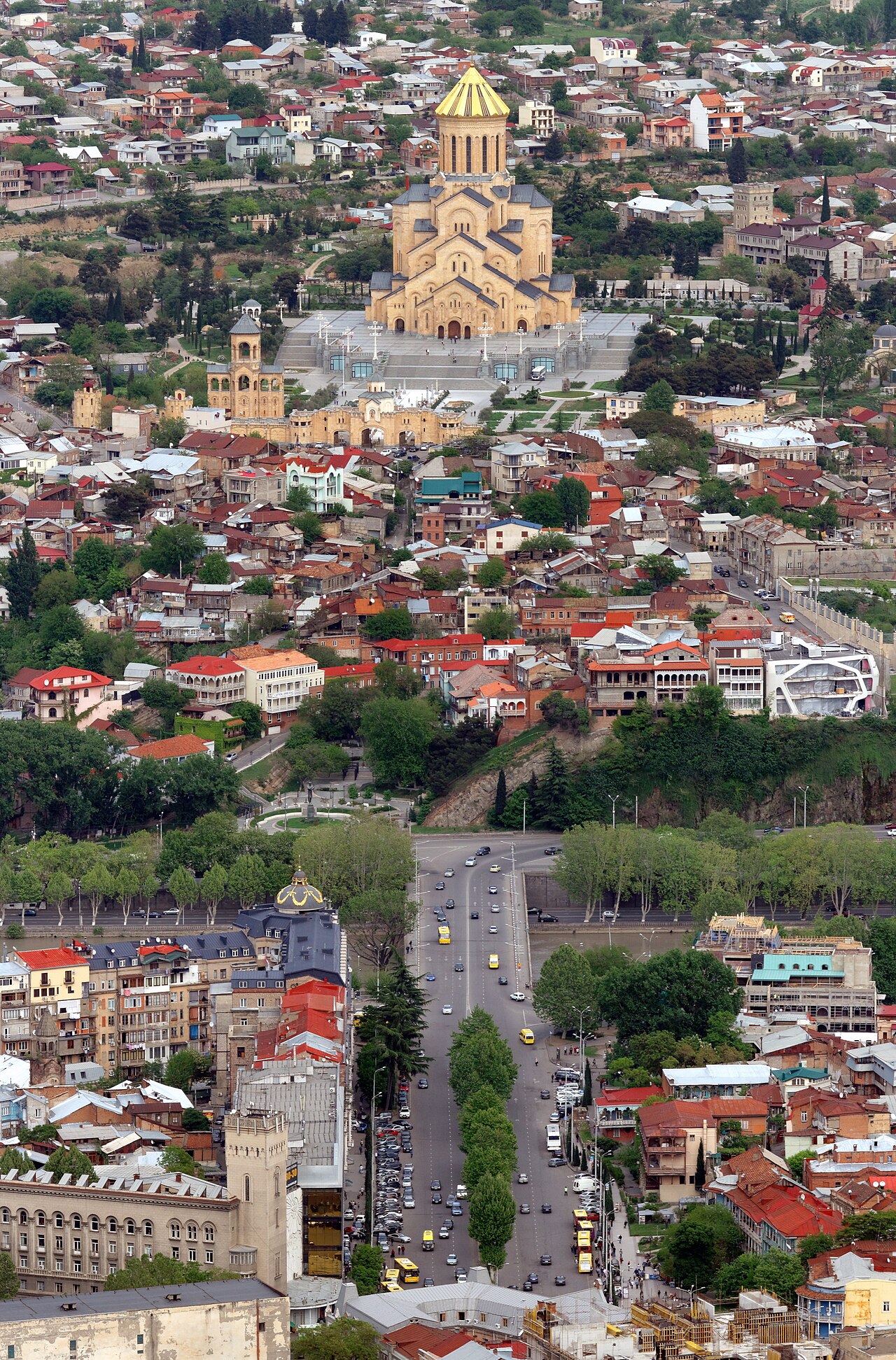 Tiflis Kutsal Teslis Katedrali