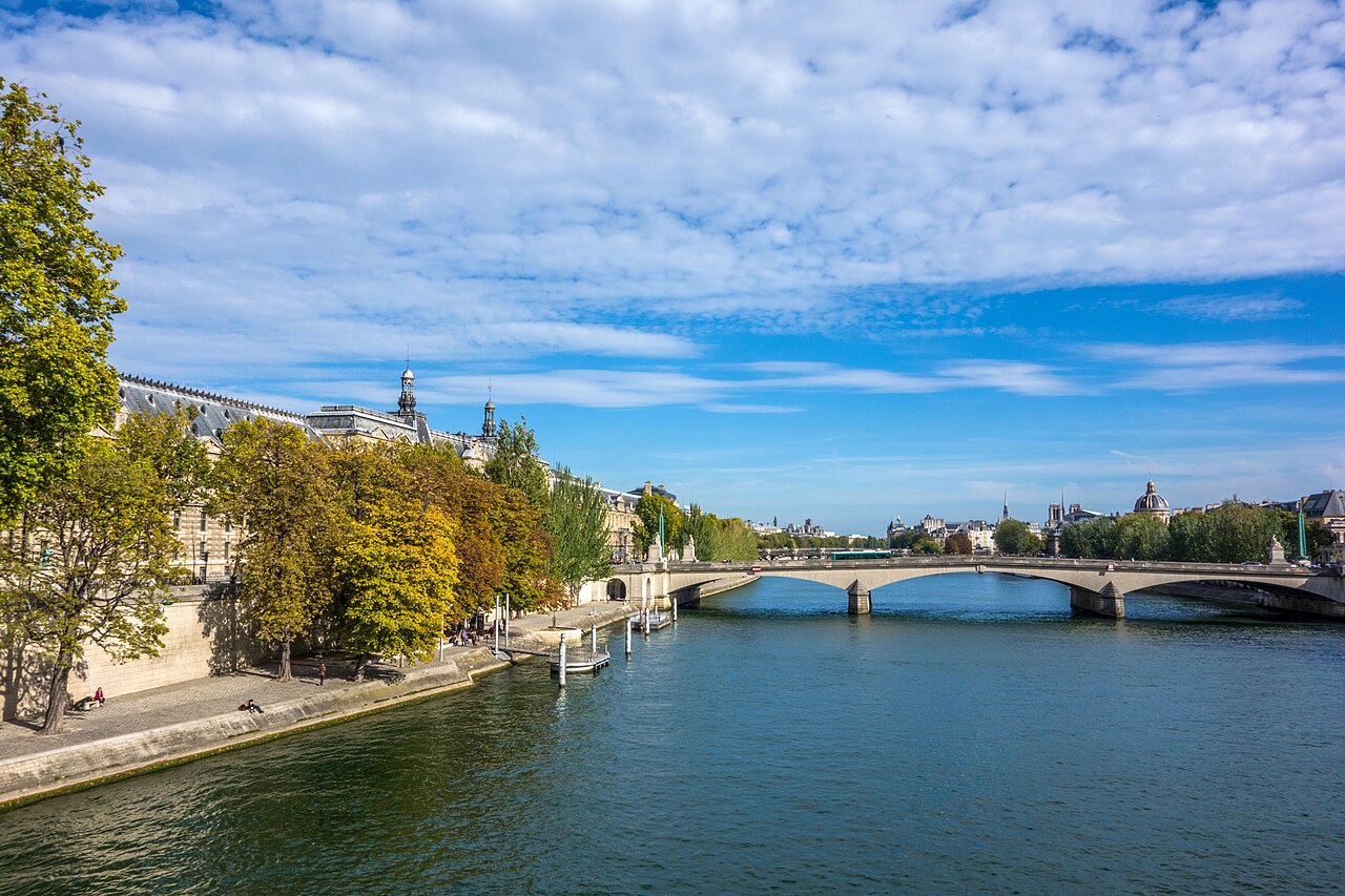 Une photographie de pont du Carrousel