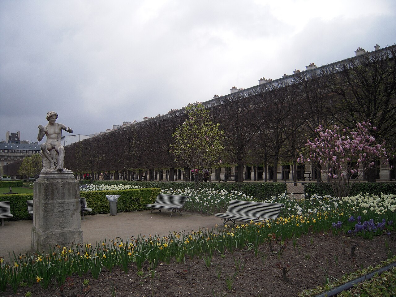 A photograph of Palais-Royal
