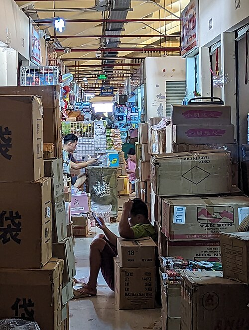 Binh Tay Market