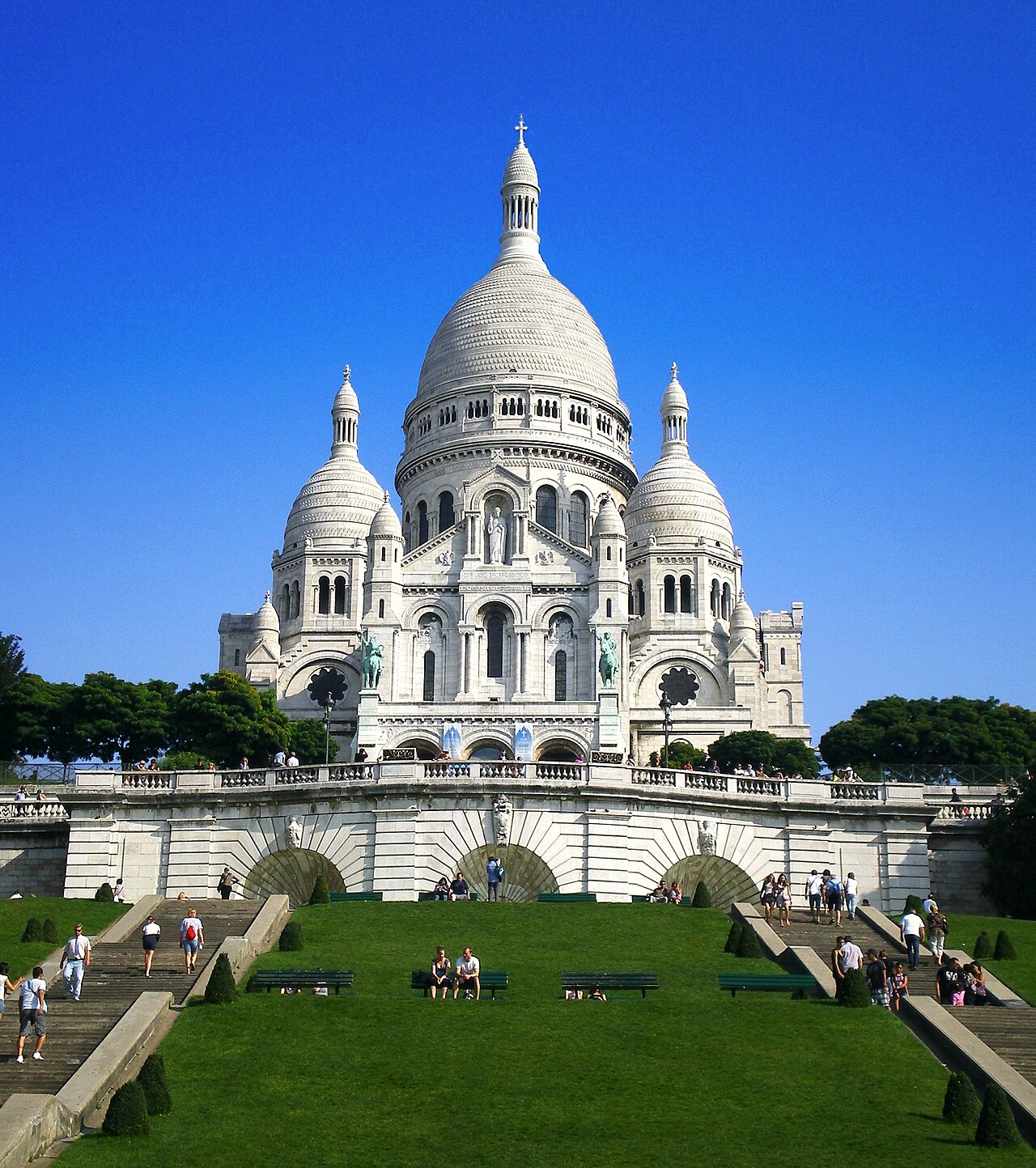 A photograph of Sacré-Cœur