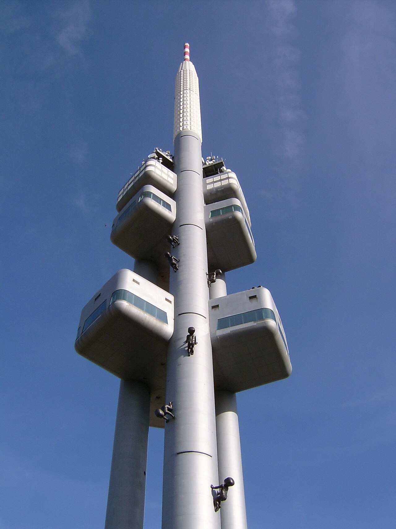 Uma fotografia de Torre de Televisão Žižkov