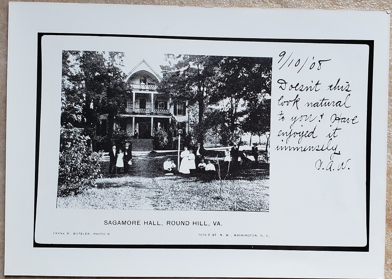 Ein Foto von Round Hill