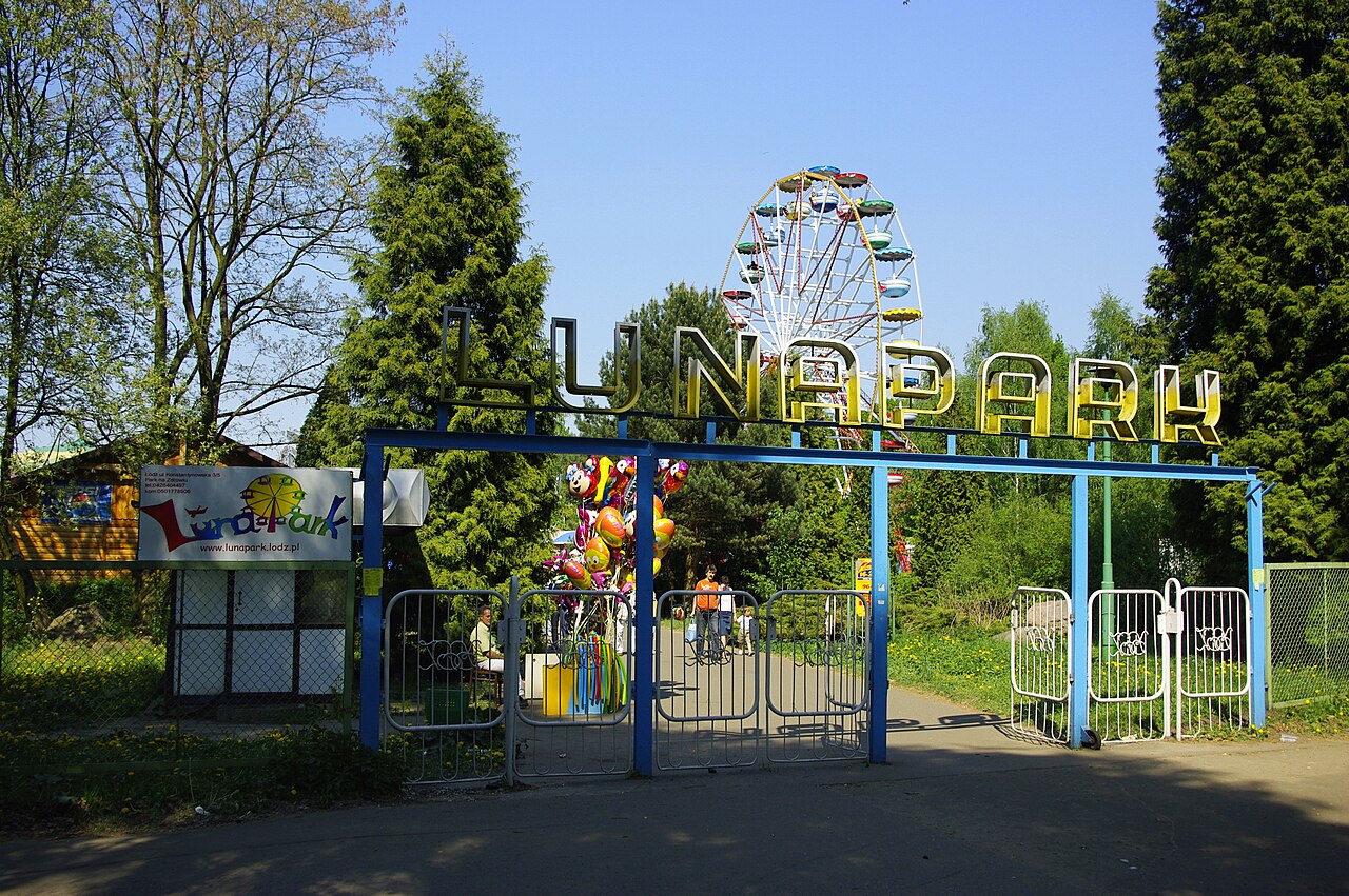 A photograph of Lunapark