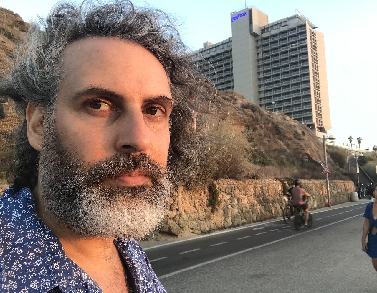 صورة شاطئ هيلتون في تل أبيب