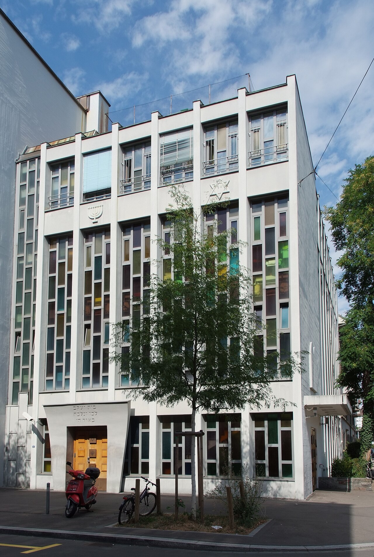 Ein Foto von Synagoge Agudas Achim