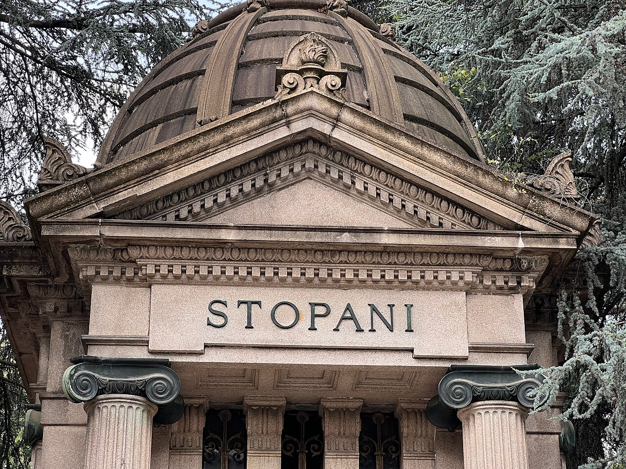 A photograph of Cimitero Monumentale