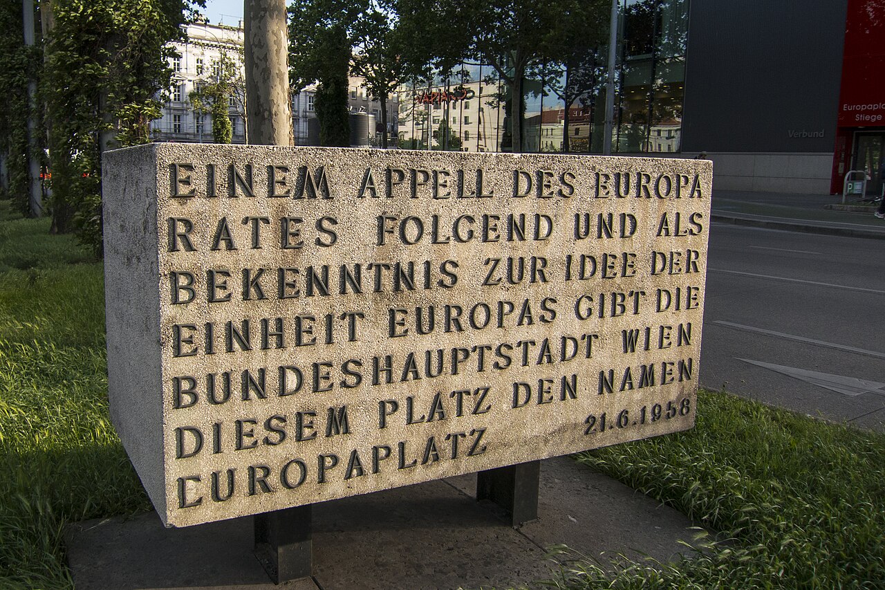 Pedra comemorativa da Europa