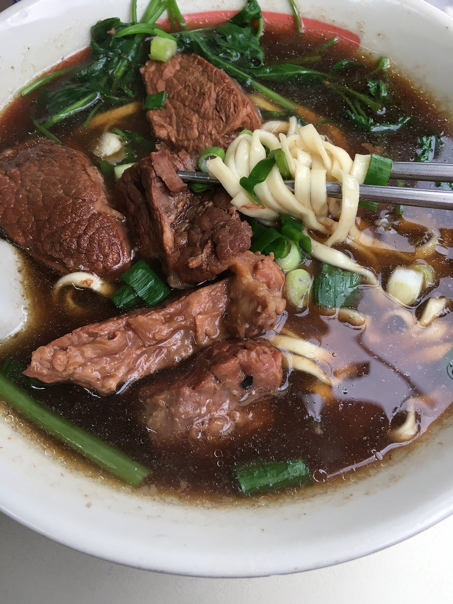 Fideos con ternera — foto ilustrativa