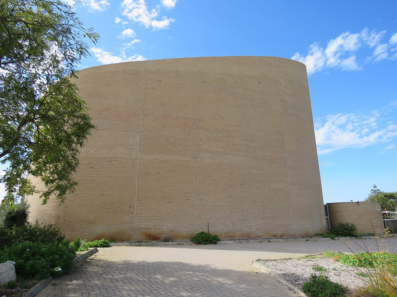 Ein Foto von Heilig-Geist-Katholische-Kirche, City Beach