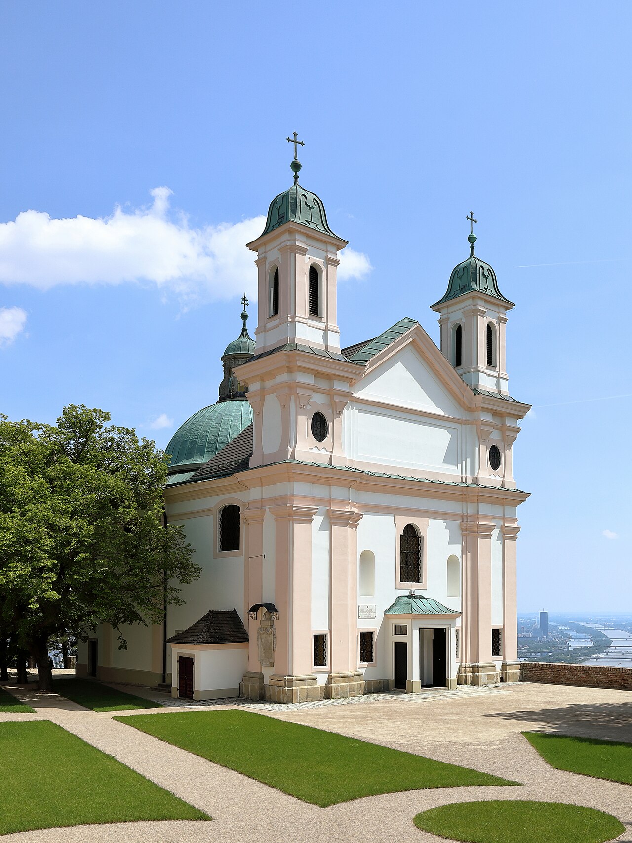 Kirche am Leopoldsberg