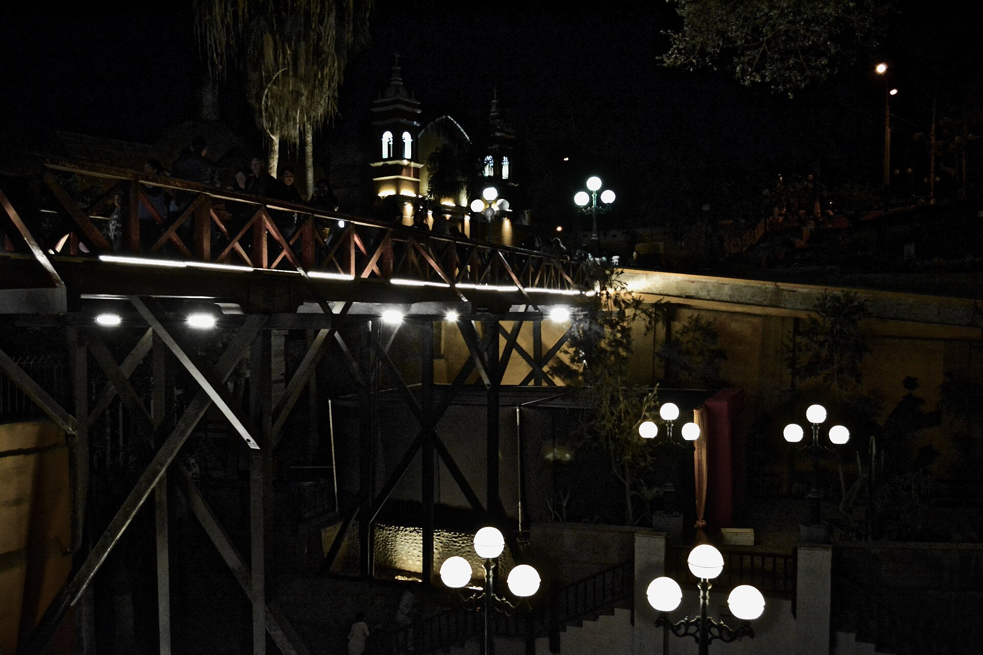 A photograph of Puente de los Suspiros