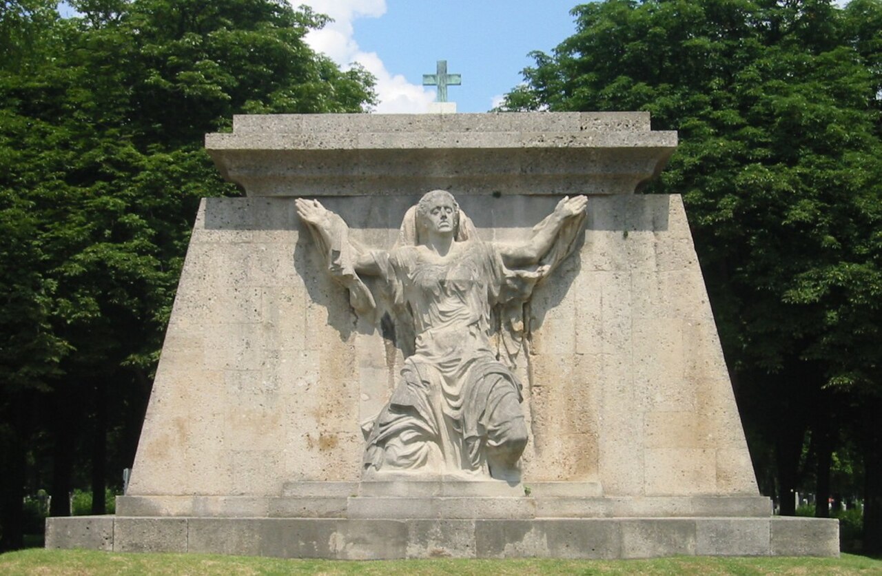 Kriegerdenkmal (Plastik »Klagende Mutter«)
