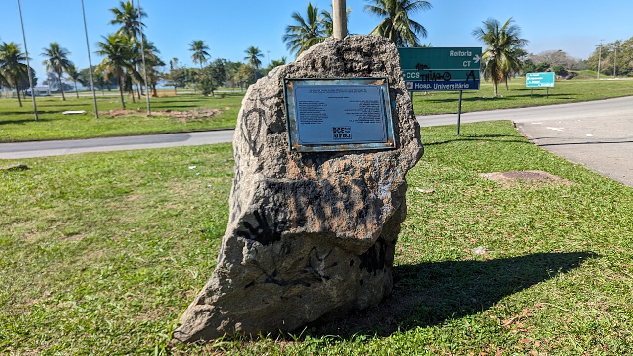 A photograph of Praça Giulio Massarani
