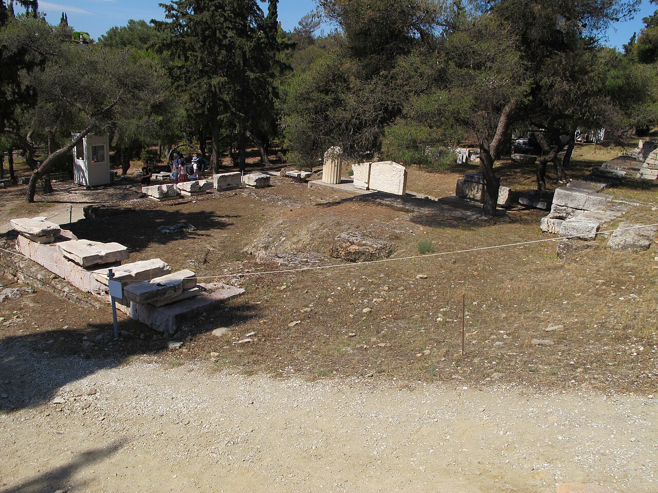 Une photographie de monument de Nicias
