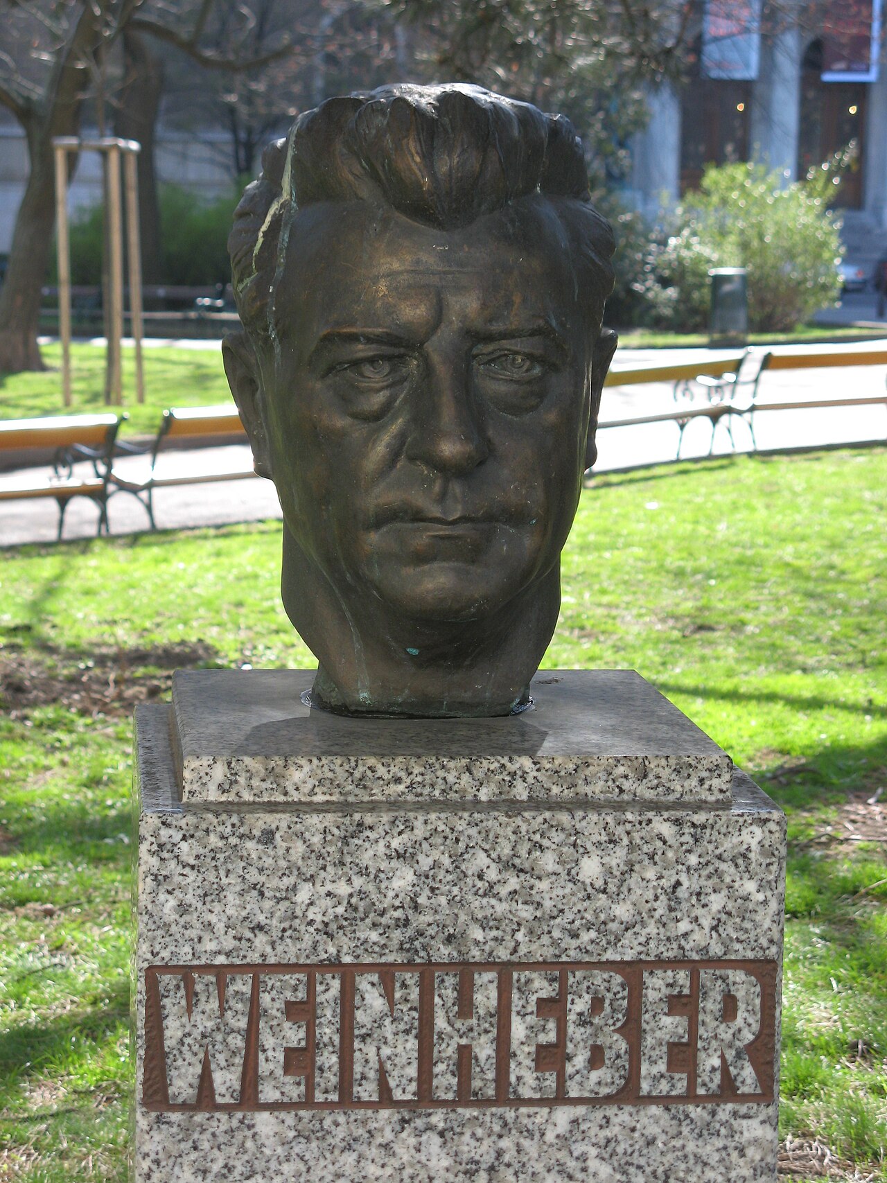Monumento a Weinheber, Schillerplatz