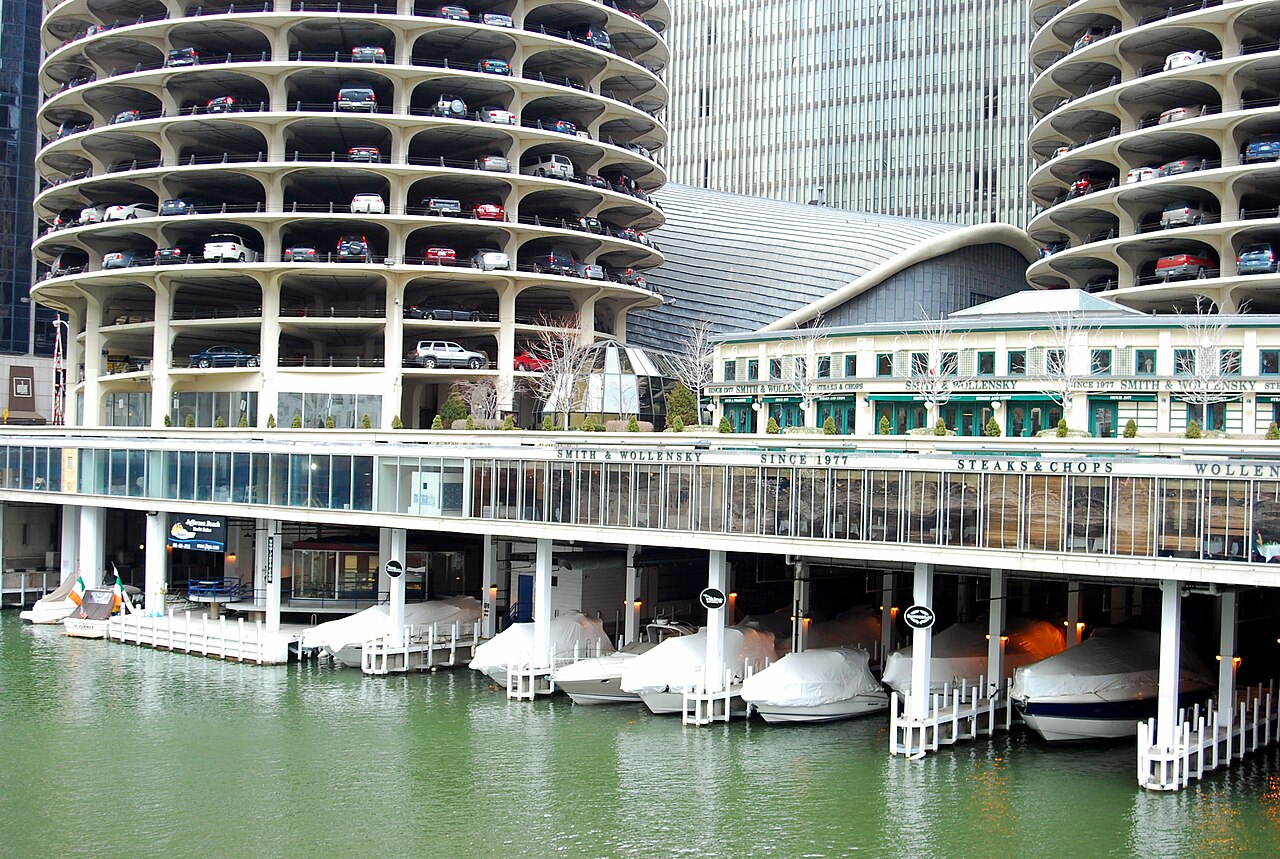 A photograph of Parking Marina 1