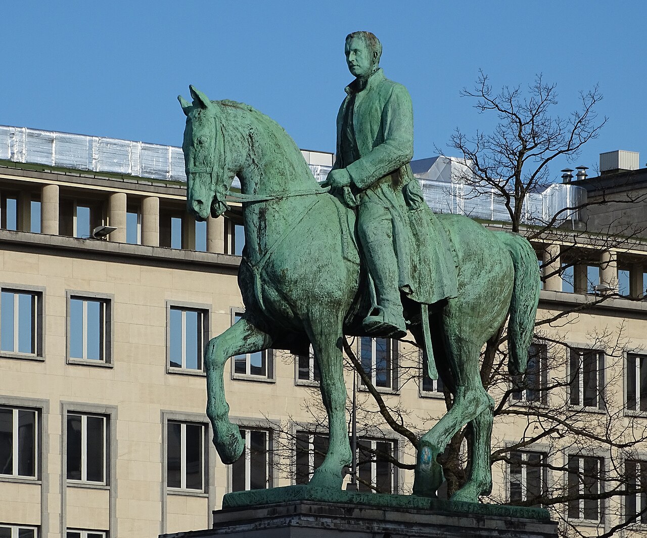 equestrian statue of Albert I