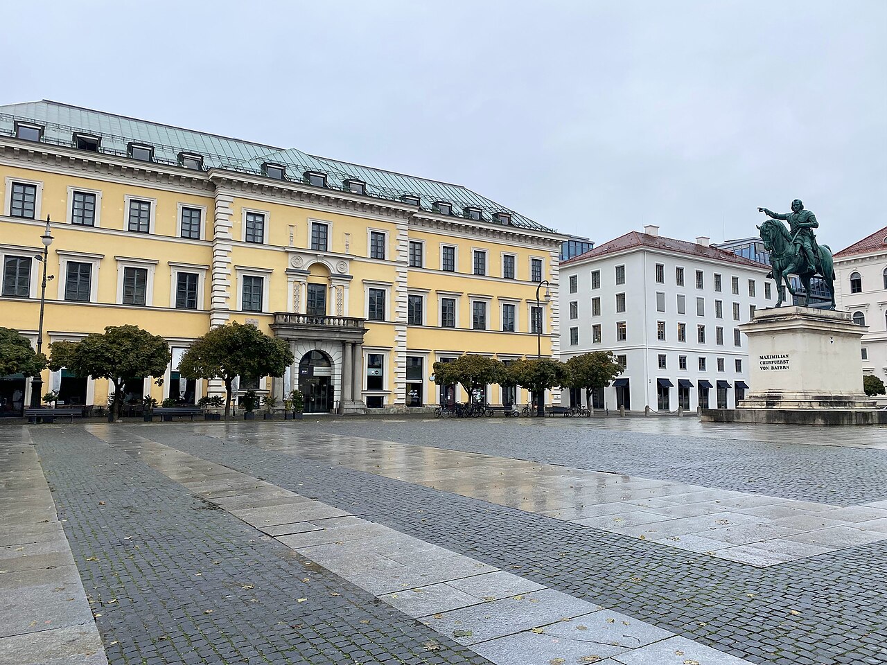 Arco-Zinneberg Palace