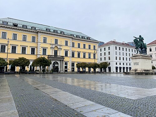 Arco-Zinneberg Palace