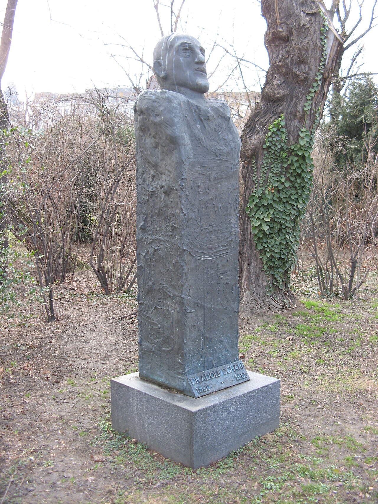 Monument à Adolf Schärf, parc de l’hôtel de ville de Vienne