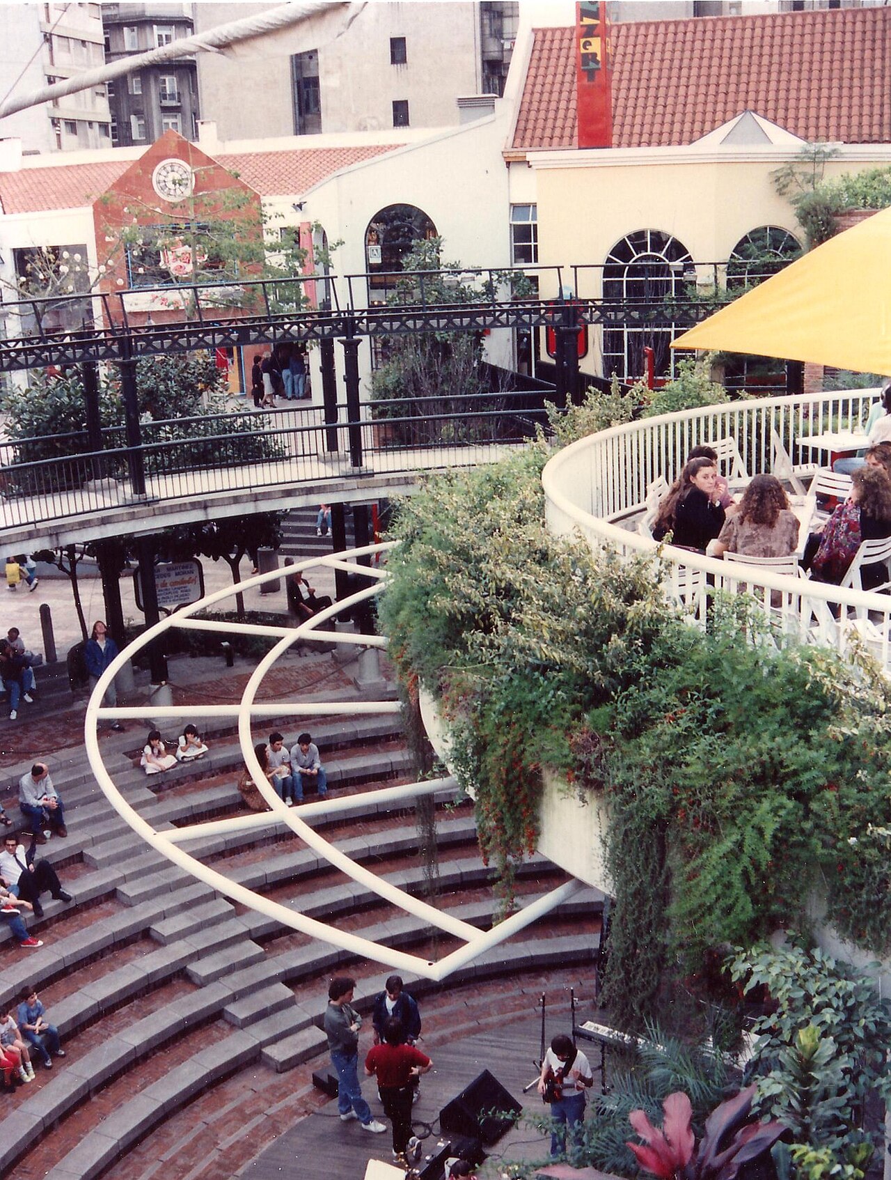 Paseo La Plaza