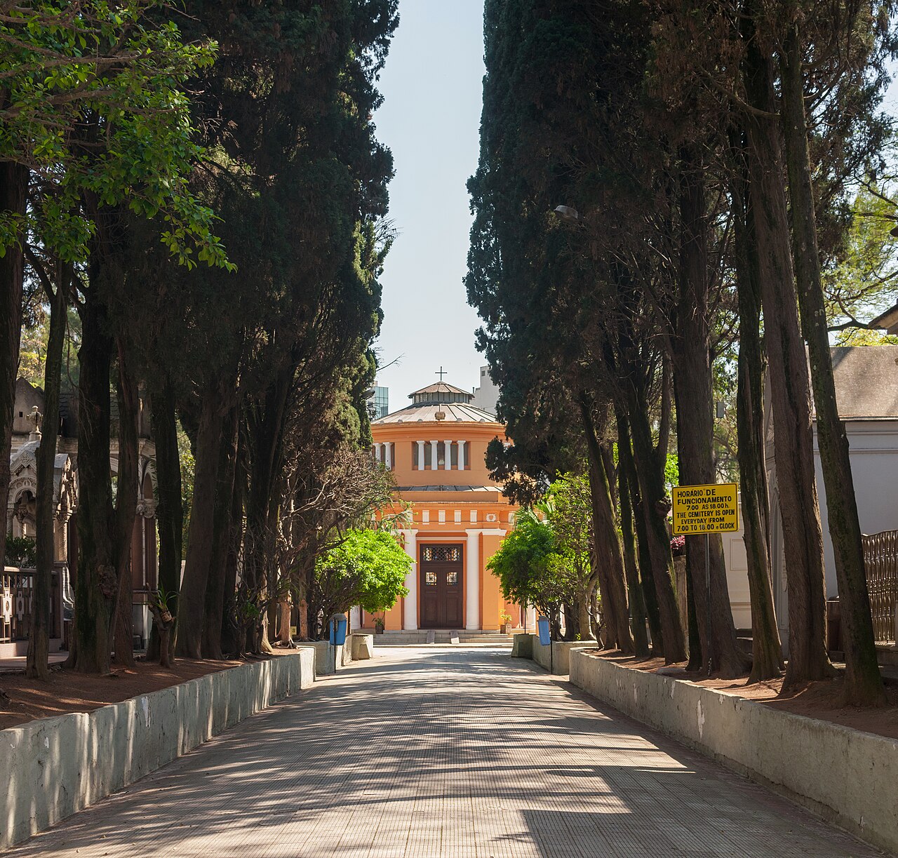 A photograph of Consolação Cemetery