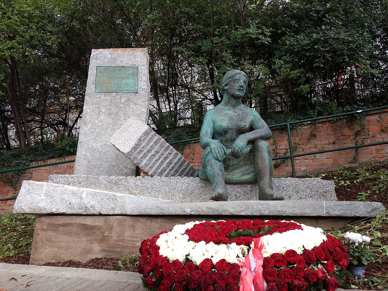 Trümmerfrauen Memorial