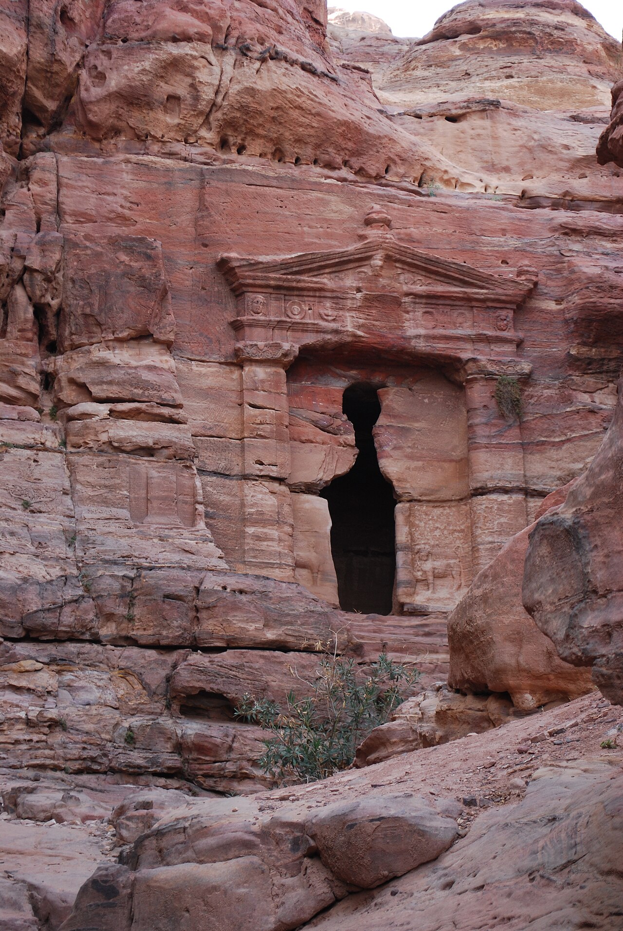 صورة تريكلينيوم الأسد