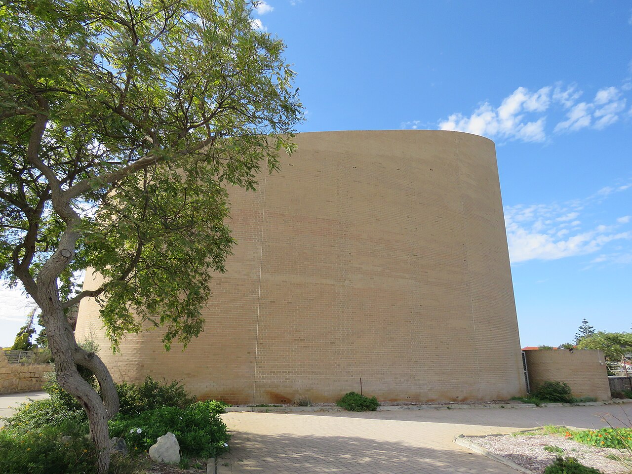 Ein Foto von Heilig-Geist-Katholische-Kirche, City Beach