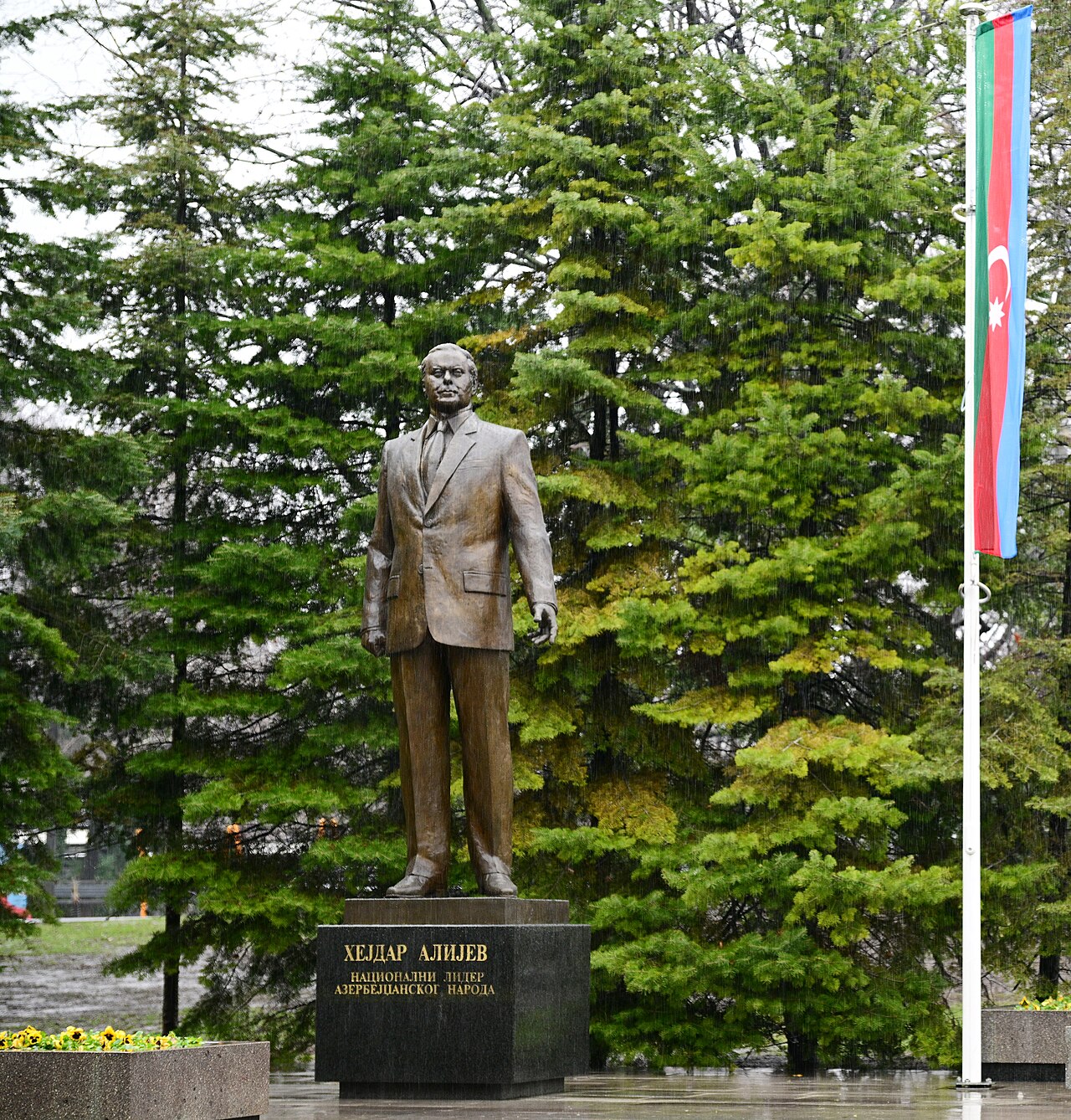 Monumento a Heydar Aliyev