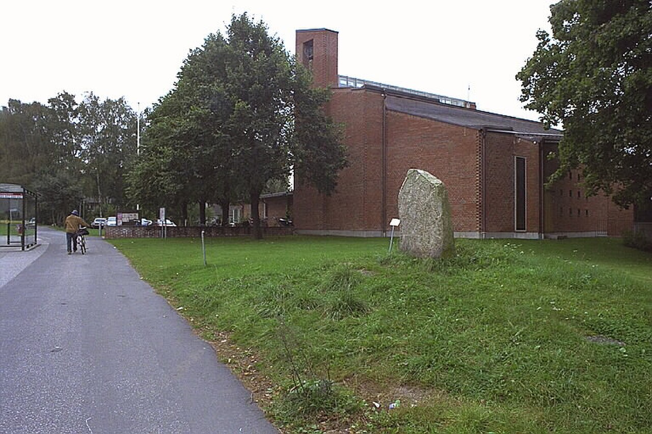 Uppland Rünik Yazıtı Fv1953;263 fotoğrafı