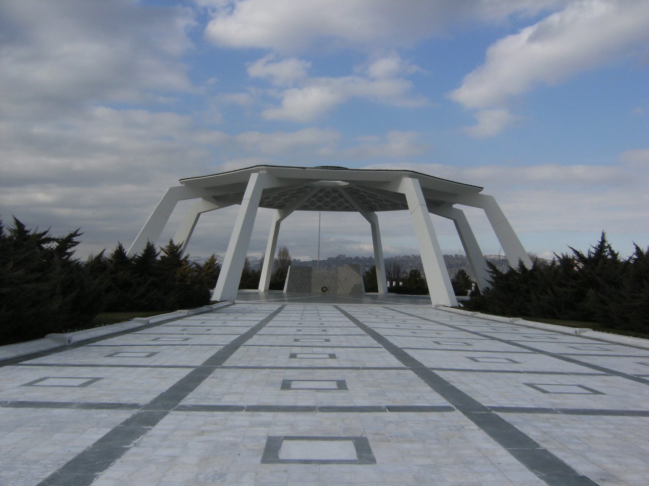Devlet Mezarlığı fotoğrafı
