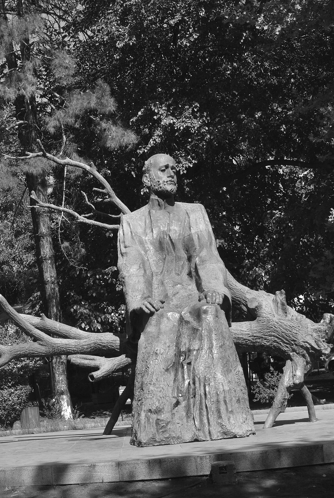 Una fotografía de Monumento a Komitas