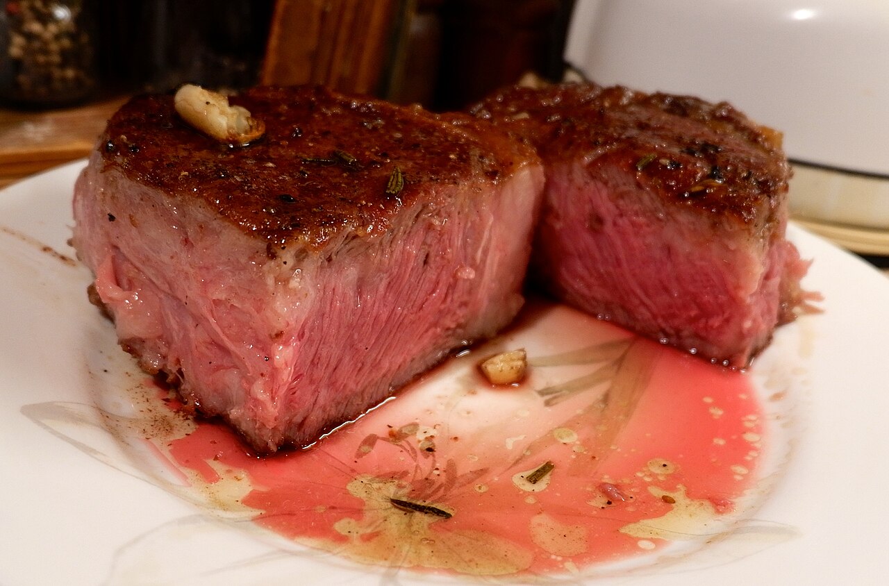 Carne madurada en seco — foto ilustrativa
