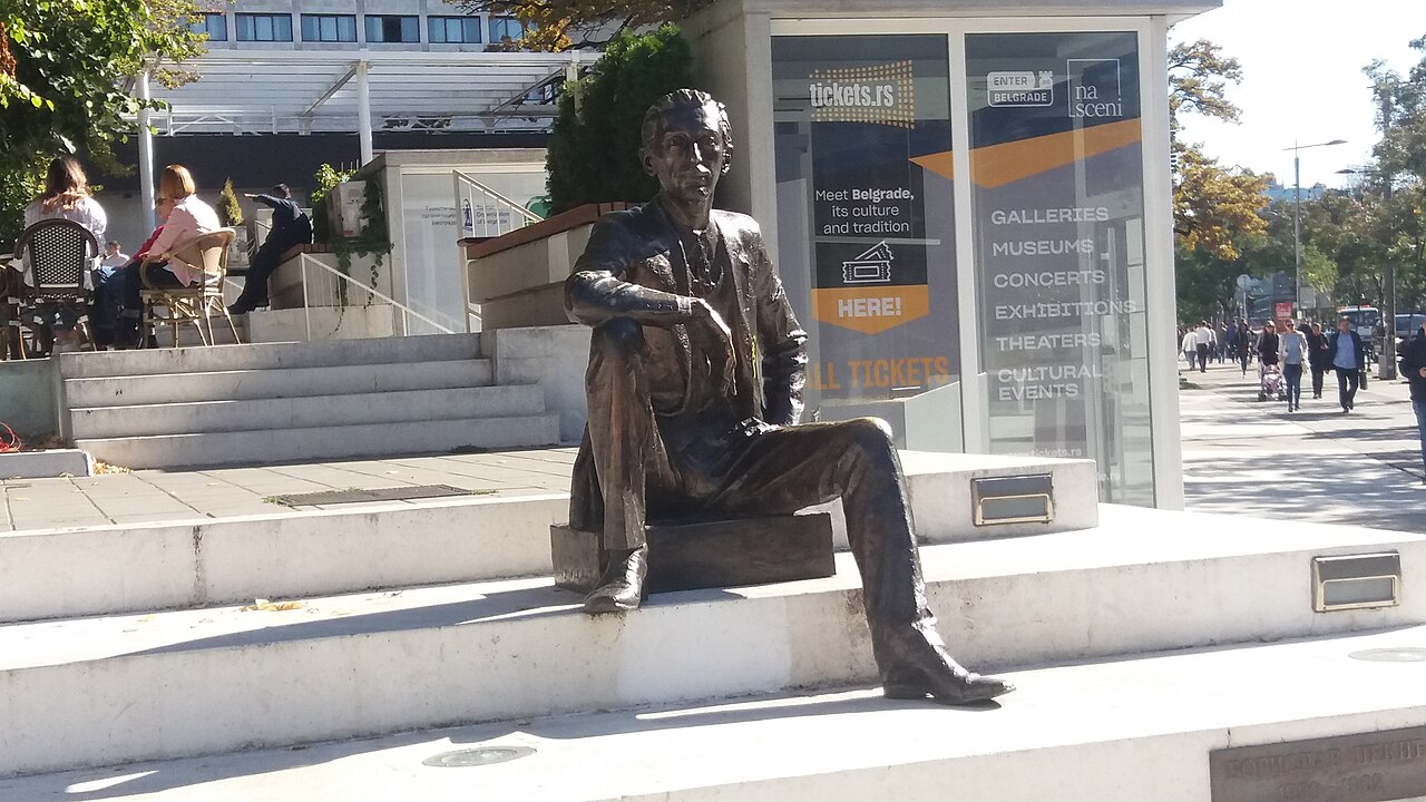 Monument à Borislav Pekić à Belgrade