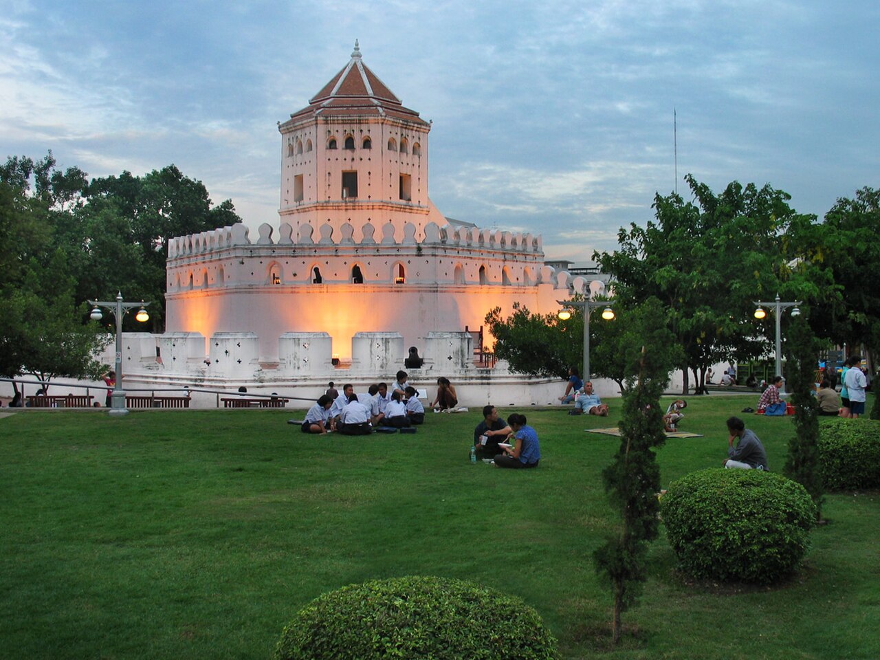 Santichaiprakan Parkı